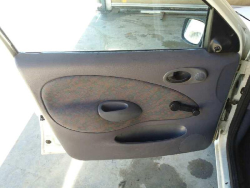 FORD FIESTA BERLINA — vehículo donante para recambios 