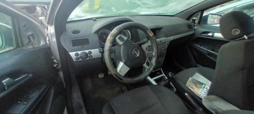  OPEL ASTRA H GTC 