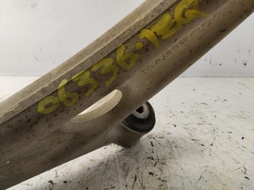 BRAZO SUSPENSION INFERIOR DELANTERO IZQUIERDO Volkswagen PASSAT BERLINA (3C2) 