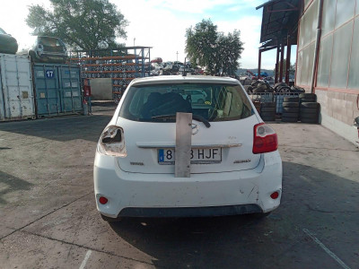 TOYOTA AURIS (E18)