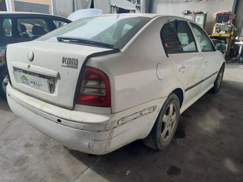  SKODA OCTAVIA BERLINA (1U2) 