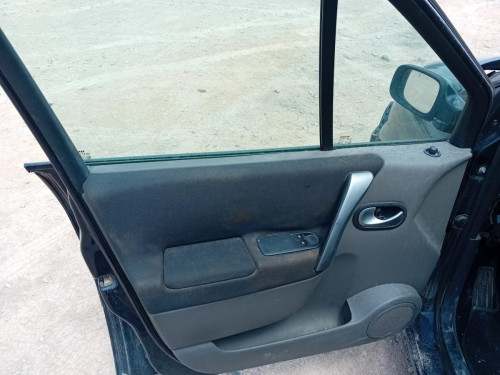 RENAULT SCENIC II (JM) — vehículo donante para recambios 