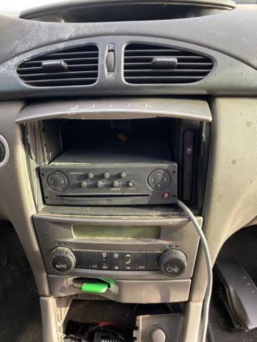 RENAULT LAGUNA II (BG0) — vehículo donante para recambios 