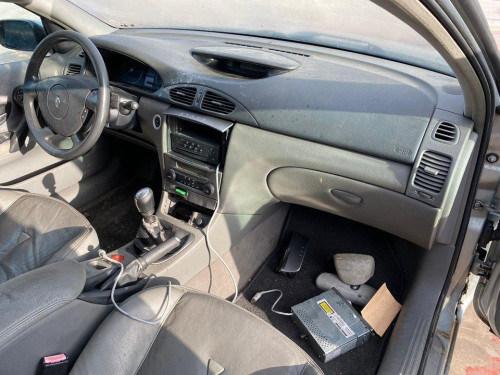 RENAULT LAGUNA II (BG0) — vehículo donante para recambios 