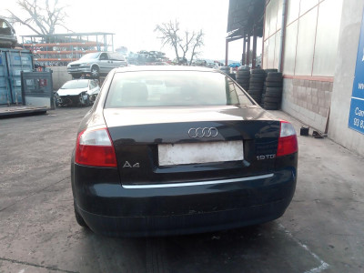 AUDI A4 BERLINA (8E)