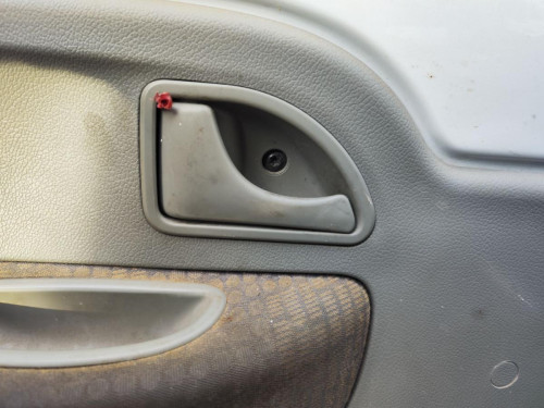 MANETA INTERIOR DELANTERA IZQUIERDA used