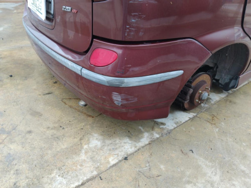 PARAGOLPES TRASERO Nissan Almera Tino (V10M)(05.2000->) Nissan Almera Tino (V10M)(05.2000->) 