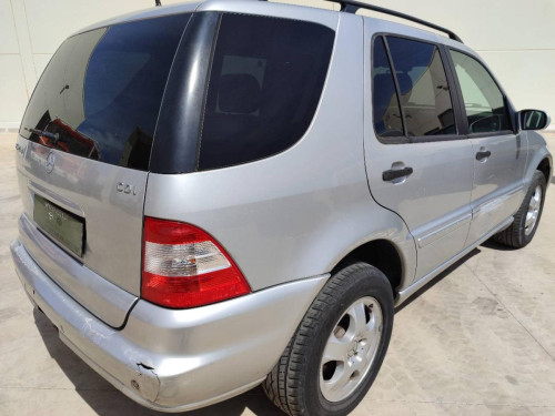  MERCEDES-BENZ CLASE ML (BM 163) 