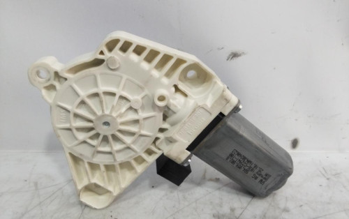 MOTOR ELEVALUNAS DELANTERO DERECHO Volkswagen GOLF VII (5G1/BE1) 