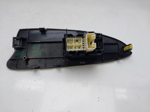  MANDO ELEVALUNAS DELANTERO DERECHO, TOYOTA, RAV4 (A3) 