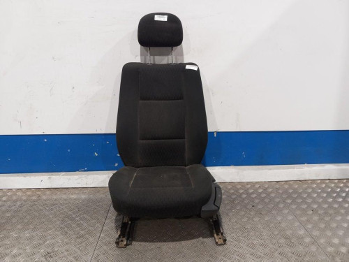  ASIENTO DELANTERO IZQUIERDO 