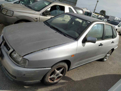 SEAT CORDOBA BERLINA (6K2)