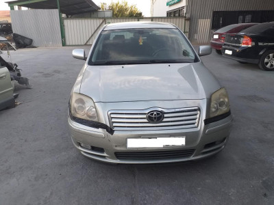 TOYOTA AVENSIS BERLINA (T25)
