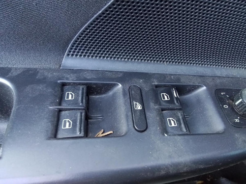  MANDO ELEVALUNAS DELANTERO IZQUIERDO Volkswagen JETTA V (1K2) 