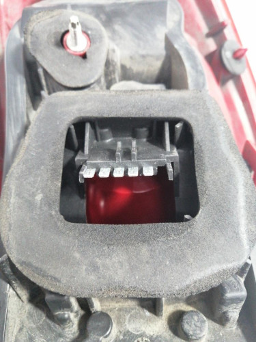  PILOTO TRASERO IZQUIERDO OPEL CORSA D 