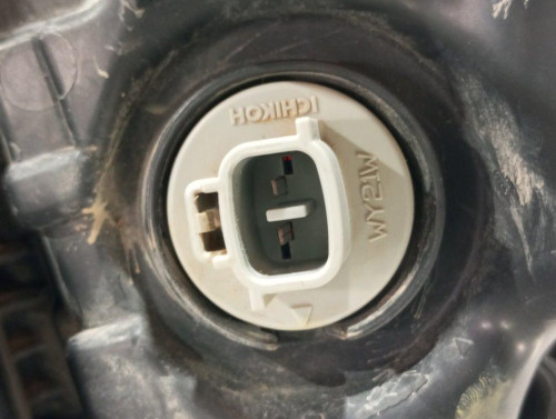  FARO DERECHO TOYOTA AURIS (E18) 