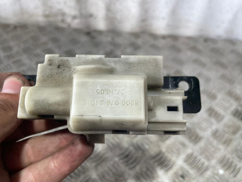 CERRADURA MALETERO / PORTON 