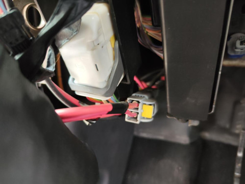 CAJA RELES / FUSIBLES RENAULT CLIO III 