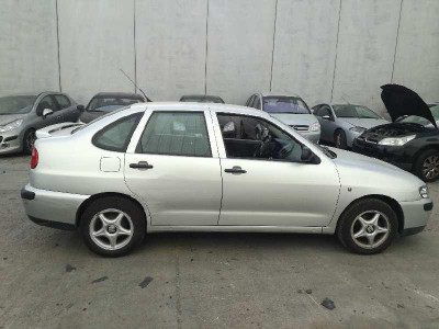 SEAT CORDOBA BERLINA (6K2)