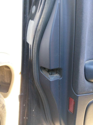 CERRADURA PUERTA DELANTERA IZQUIERDA