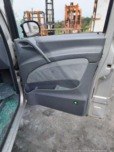 GUARNECIDO PUERTA DELANTERA DERECHA MERCEDES-BENZ VIANO (639) 