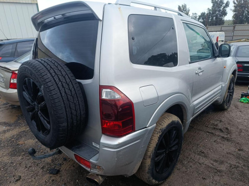  MITSUBISHI MONTERO (V60/V70) 