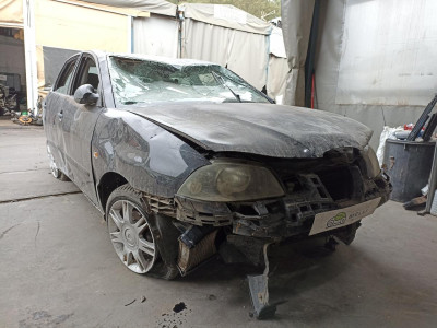 SEAT CORDOBA BERLINA (6L2)
