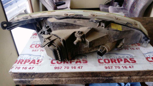 FARO IZQUIERDO Ford FOCUS BERLINA (CAK) 