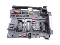 CAJA RELES / FUSIBLES