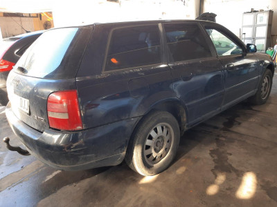 AUDI A4 AVANT (B5)