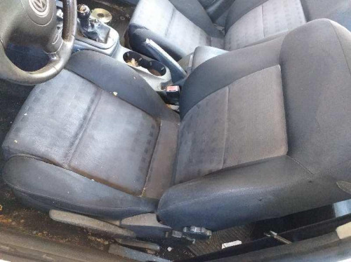  VOLKSWAGEN PASSAT BERLINA (3B3) 