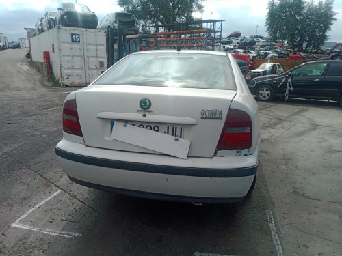  SKODA OCTAVIA BERLINA (1U2) 