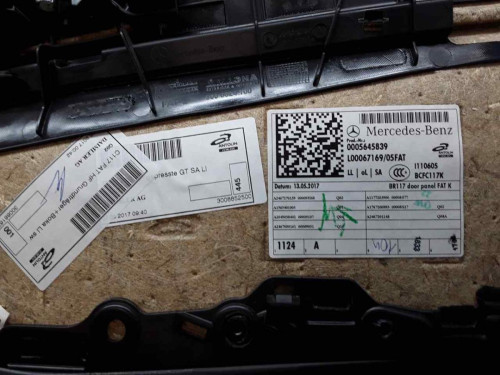 GUARNECIDO PUERTA DELANTERA IZQUIERDA Mercedes-Benz CLASE CLA (BM 117) 