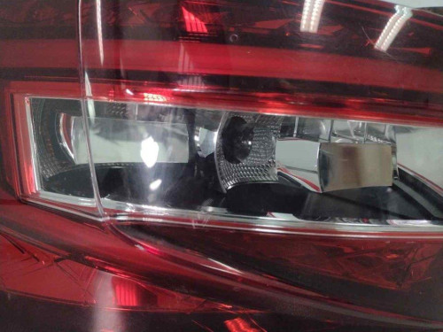  PILOTO TRASERO IZQUIERDO SKODA SUPERB COMBI (3V5) 