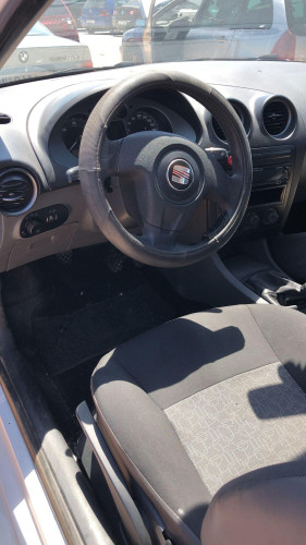 SEAT IBIZA (6L1) — vehículo donante para recambios 