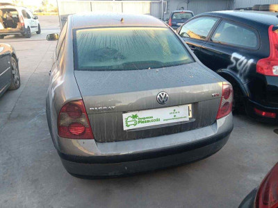 VOLKSWAGEN PASSAT BERLINA (3B3)