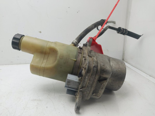BOMBA DIRECCION Volvo V50 FAMILIAR 