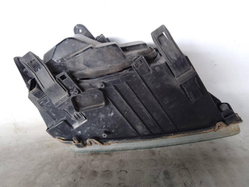 FARO IZQUIERDO Ford FOCUS BERLINA (CAP) 