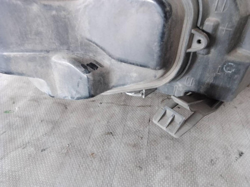 FARO IZQUIERDO Ford FOCUS BERLINA (CAP) 