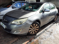 OPEL ASTRA J BERLINA 5P