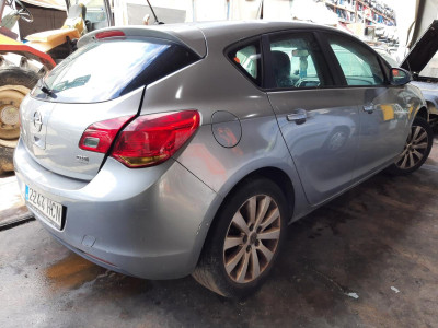 OPEL ASTRA J BERLINA 5P