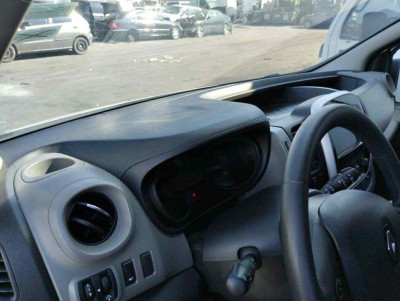 RENAULT TRAFIC III FURGÓN