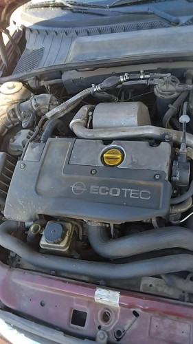 Opel Vectra B Berlina (1995->) Básico (1999->) — vehículo donante para recambios 
