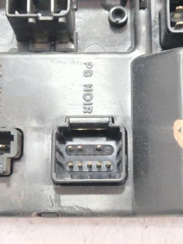  CAJA RELES / FUSIBLES CITROEN C5 BERLINA 