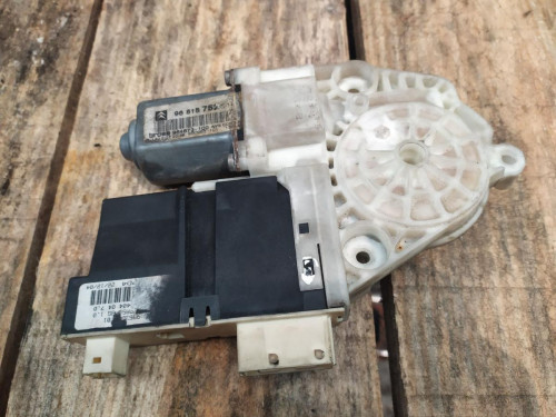  MOTOR ELEVALUNAS DELANTERO IZQUIERDO 