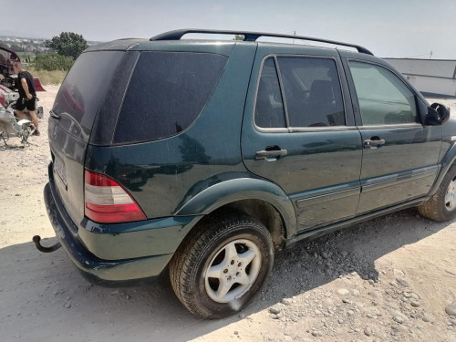 MERCEDES-BENZ CLASE ML (BM 163) — vehículo donante para recambios 