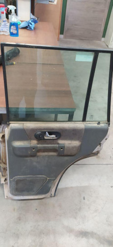 PUERTA TRASERA DERECHA Land Rover DISCOVERY (LT) 