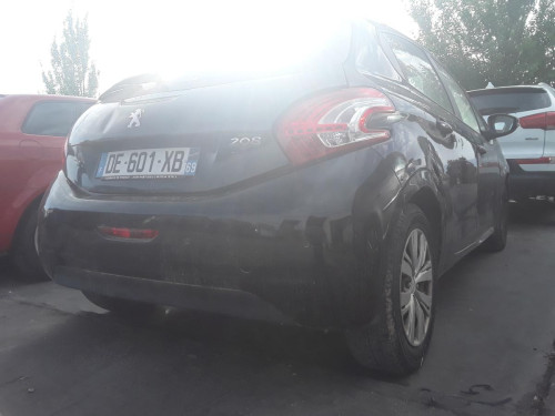 PEUGEOT 208 — автомобиль-донор на запчасти 