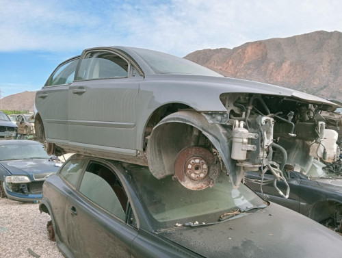 VOLVO S40 BERLINA — Donor Vehicle for Used Parts 