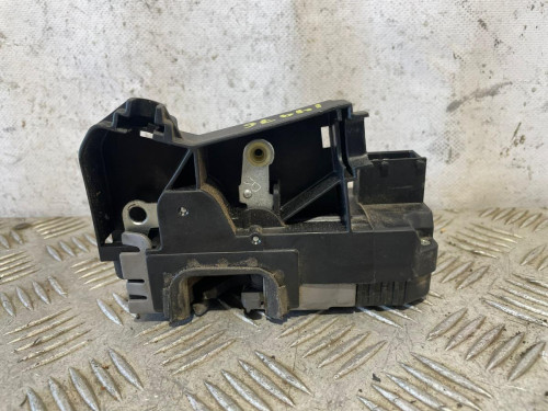  CERRADURA PUERTA DELANTERA DERECHA 